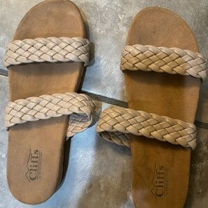 Cliffs beige sandals